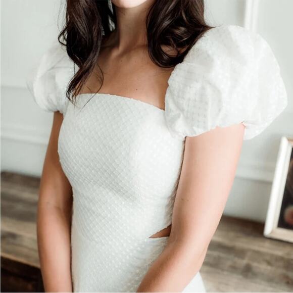 Elliatt White Midi Dress - Picture 3 of 15